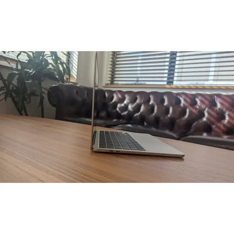 لپ تاپ 13.6 اینچی اپل مدل MacBook Air MRXT3 2024 LLA-M3-8GB RAM-256GB SSD